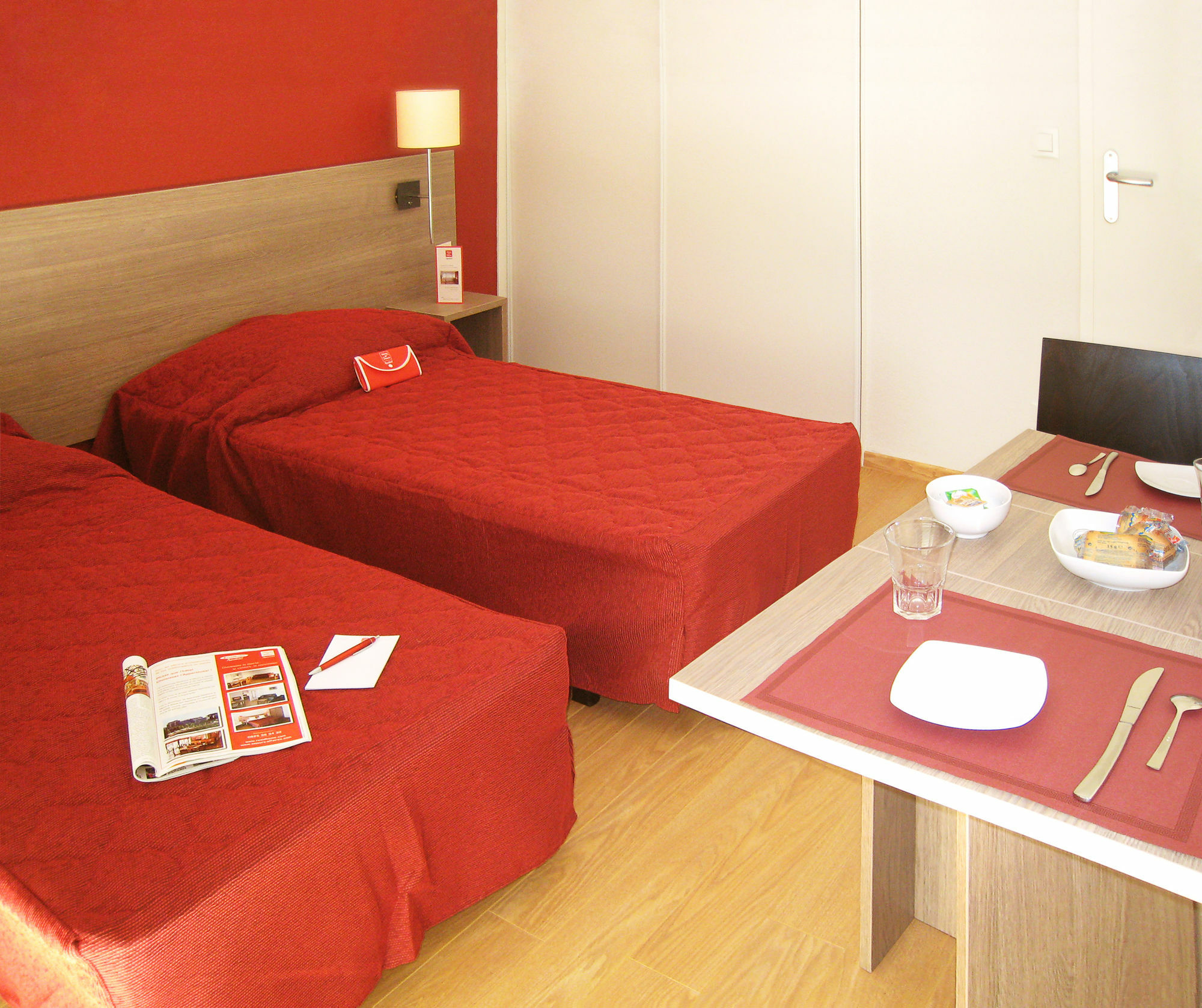 Sejours & Affaires Geneve Gex Les Rives Du Leman Aparthotel Eksteriør bilde